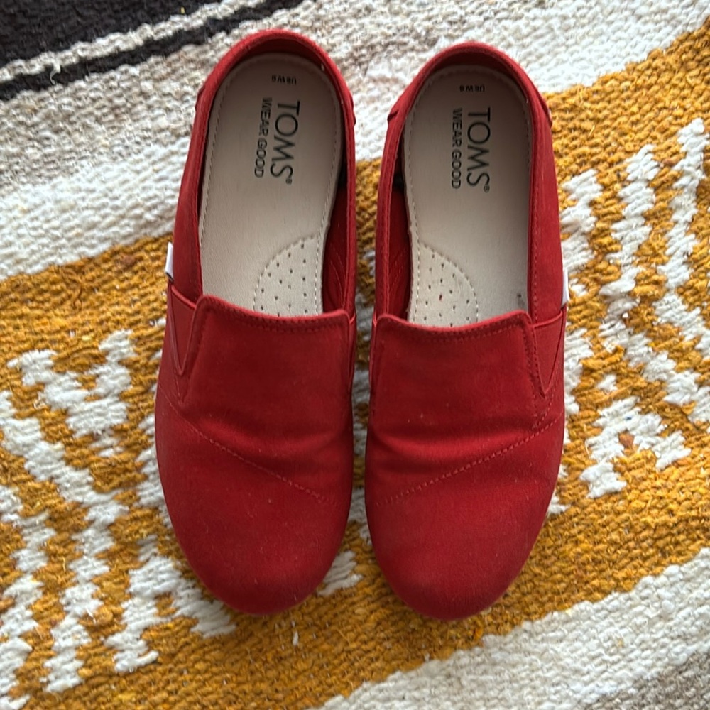 Red TOMS shoes. Sz 6 womens
